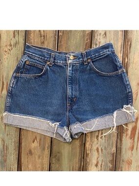 Chic Vintage Denim Shorts High Rise Measures Modern Sz 6 Petite (Vintage 16P)